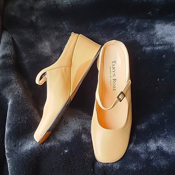 Taryn Rose Cream Butter Soft Slide-In - Picture 2 of 7